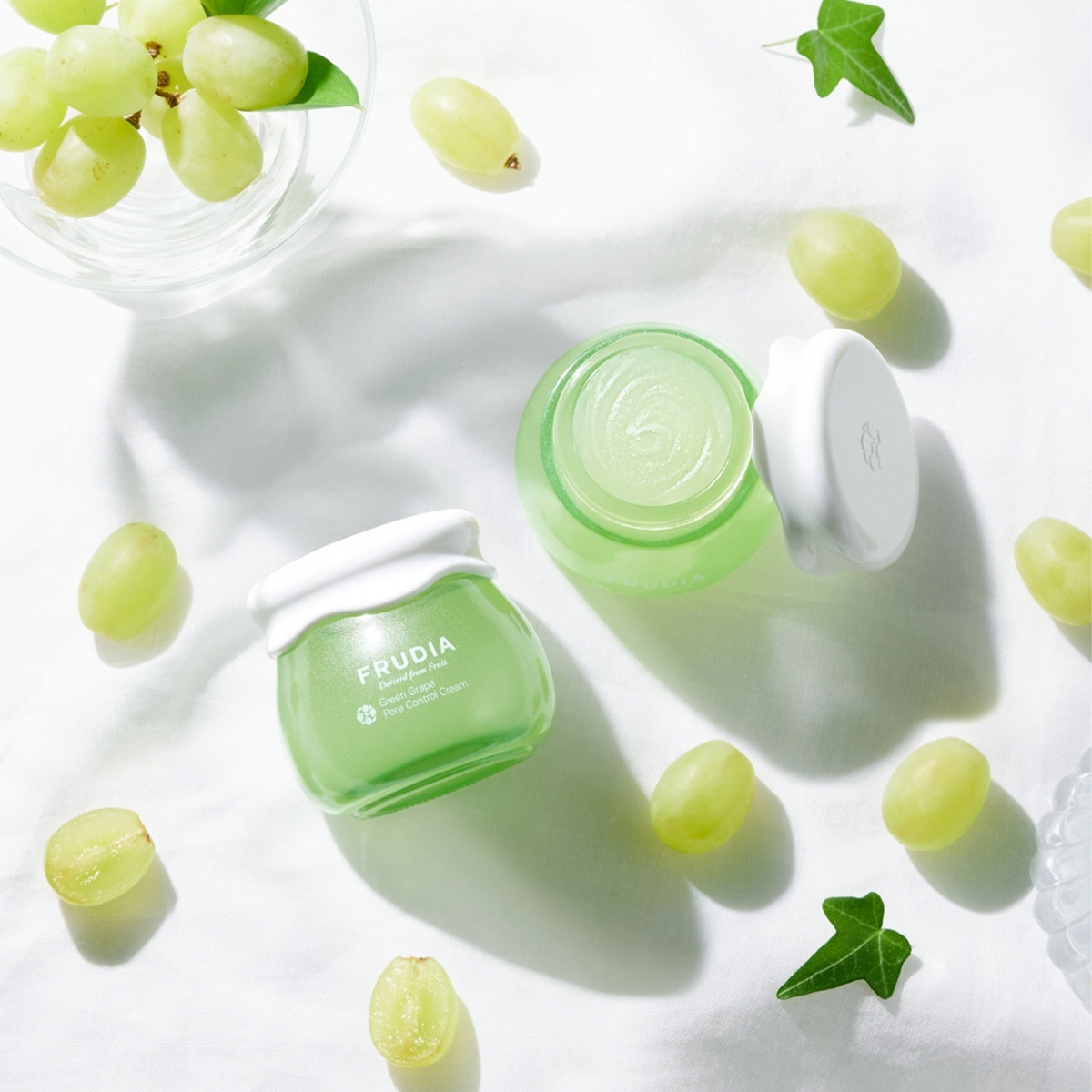 Себорегулирующий крем для жирной кожи. Frudia Green grape 10 мл крем. Frudia Green grape Pore Control Cream. Frudia Green grape Pore Control Cream себорегулирующий крем с виноградом. Frudia крем с авокадо 10 г.